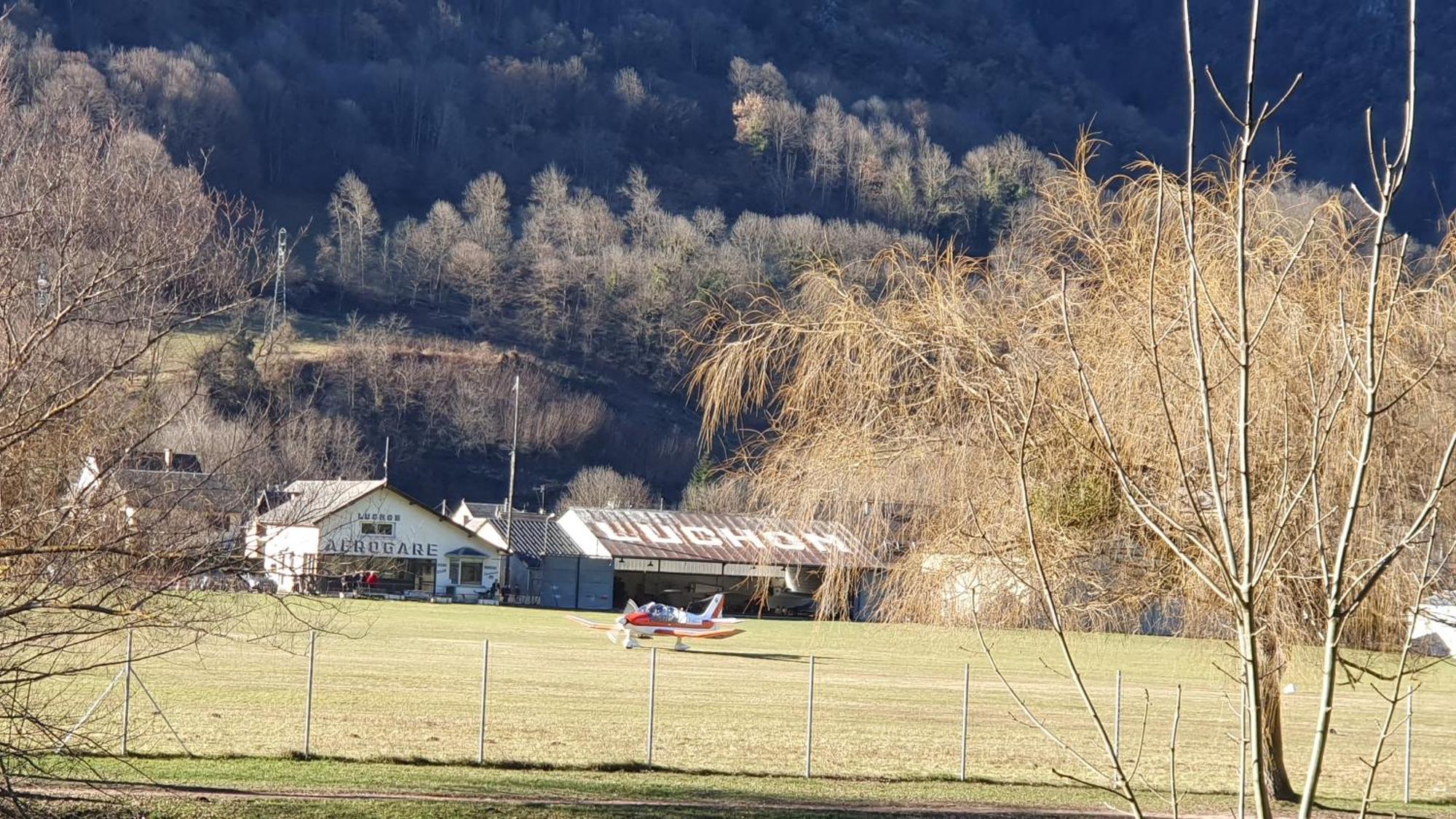 Appartement T2 4 Personnes Wifi Et Climatisation Bagneres-de-Luchon Екстер'єр фото