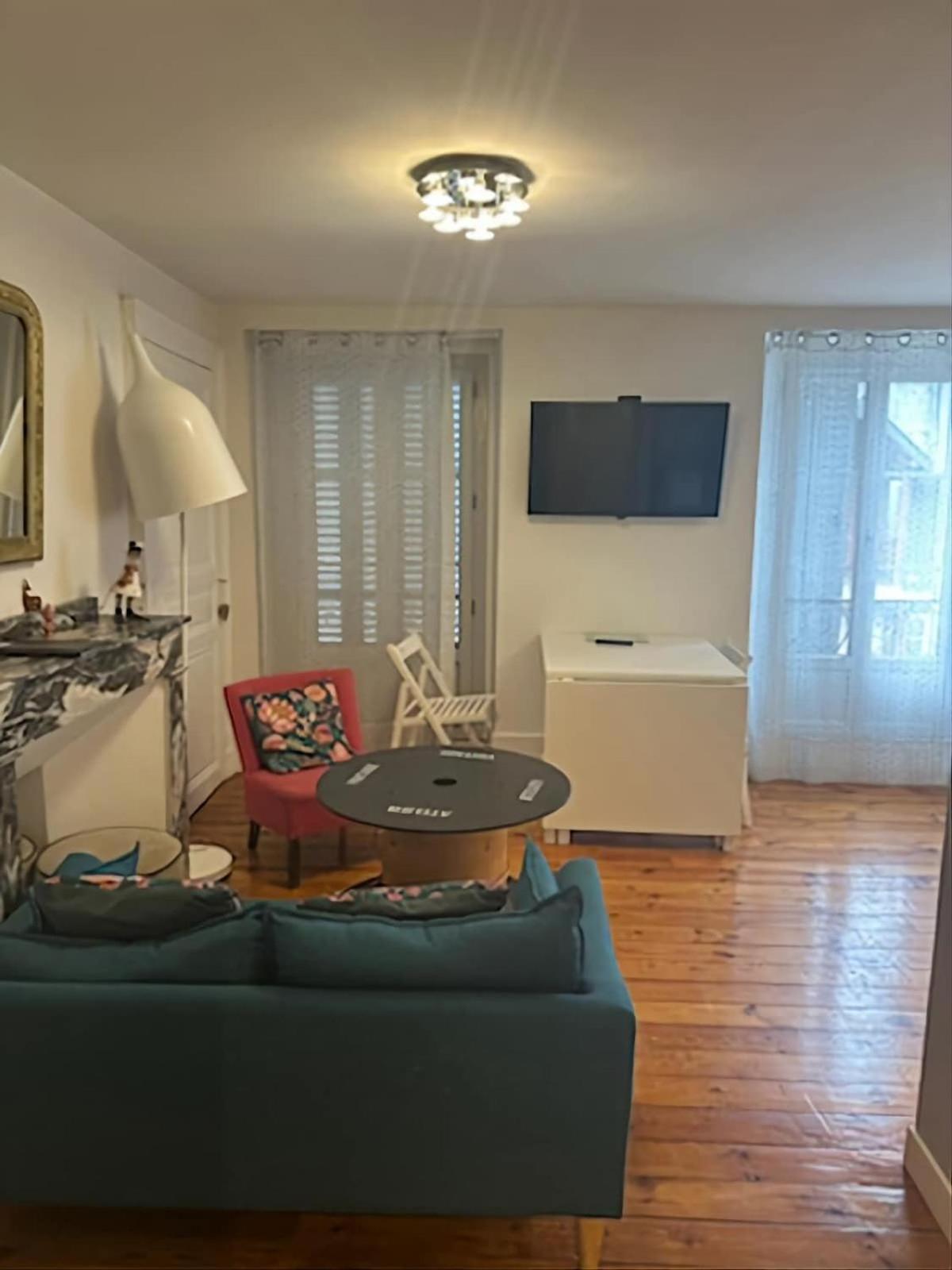 Appartement T2 4 Personnes Wifi Et Climatisation Bagneres-de-Luchon Екстер'єр фото