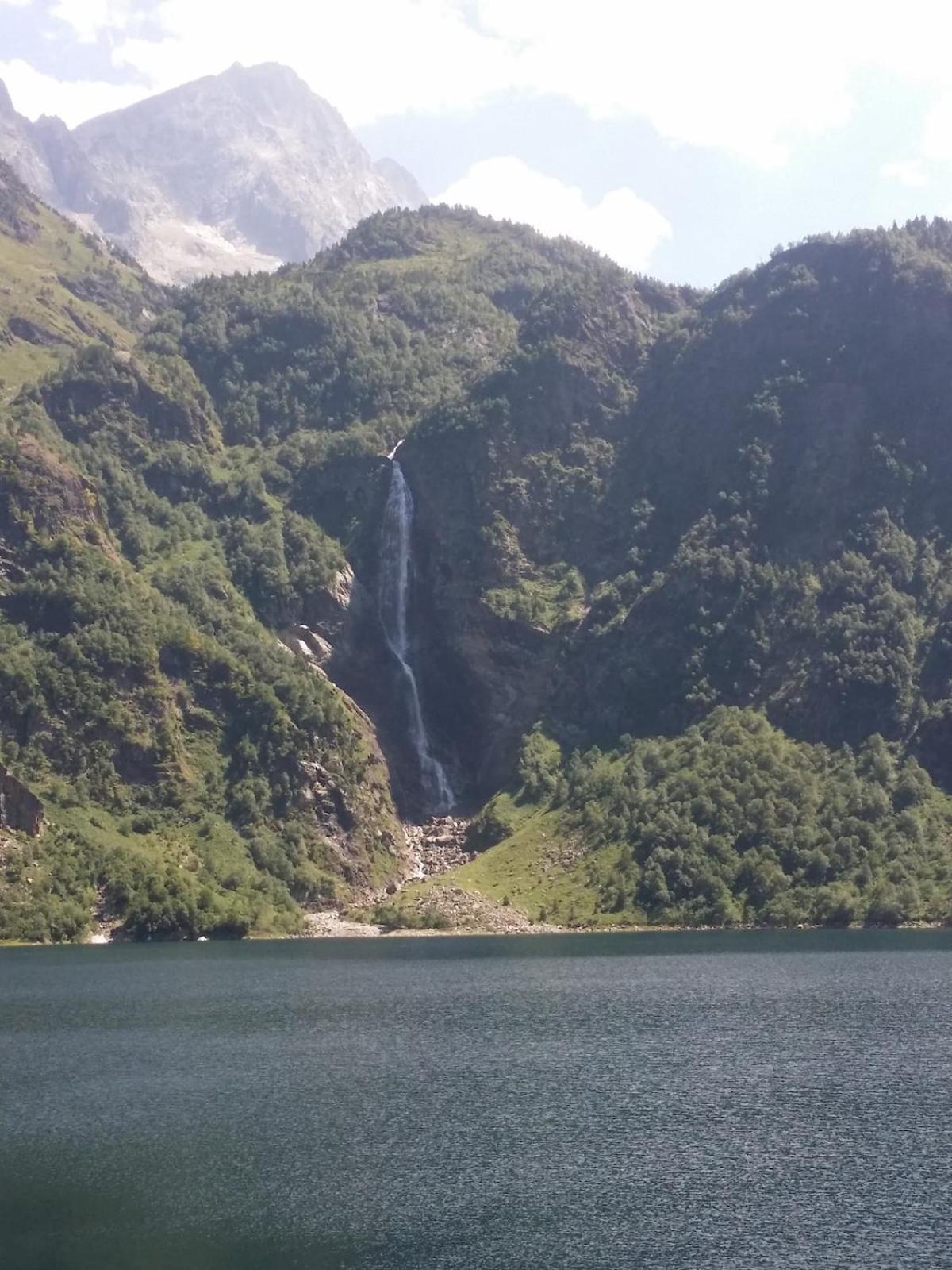 Appartement T2 4 Personnes Wifi Et Climatisation Bagneres-de-Luchon Екстер'єр фото