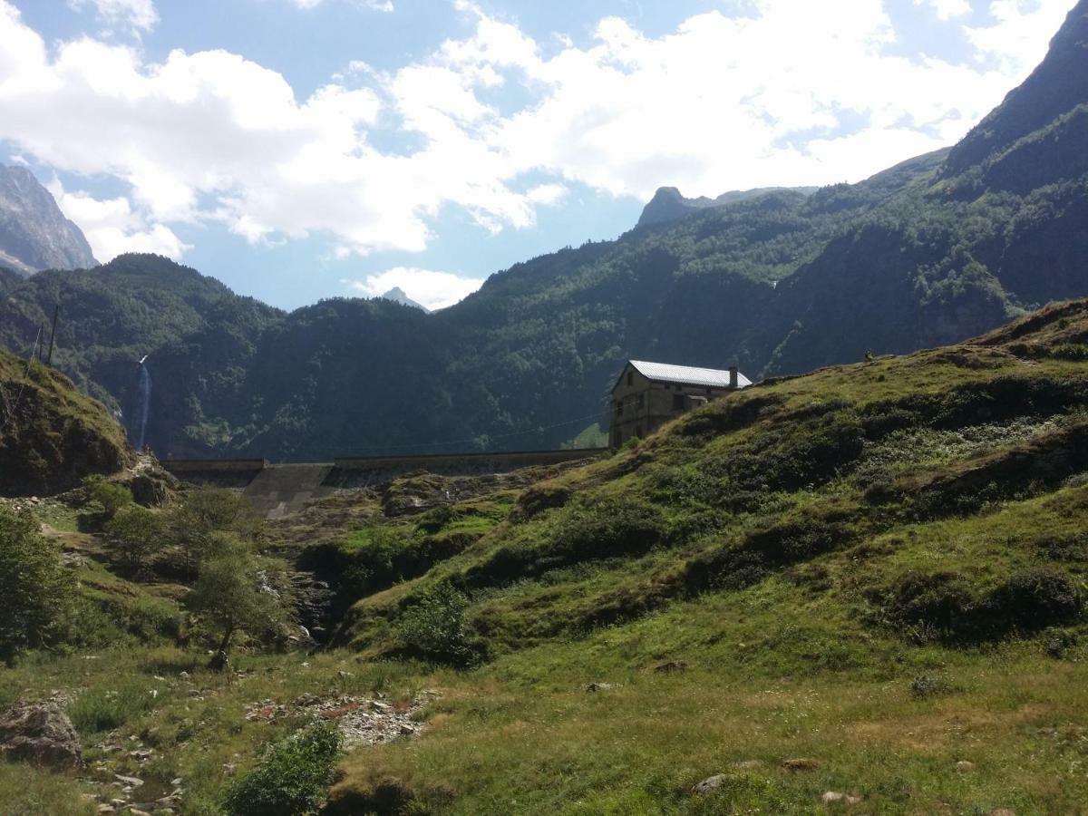 Appartement T2 4 Personnes Wifi Et Climatisation Bagneres-de-Luchon Екстер'єр фото